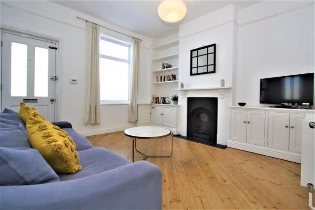 Cosy 2 Bedroom Victorian Townhouse In The Town Centre Bury St. Edmunds Экстерьер фото