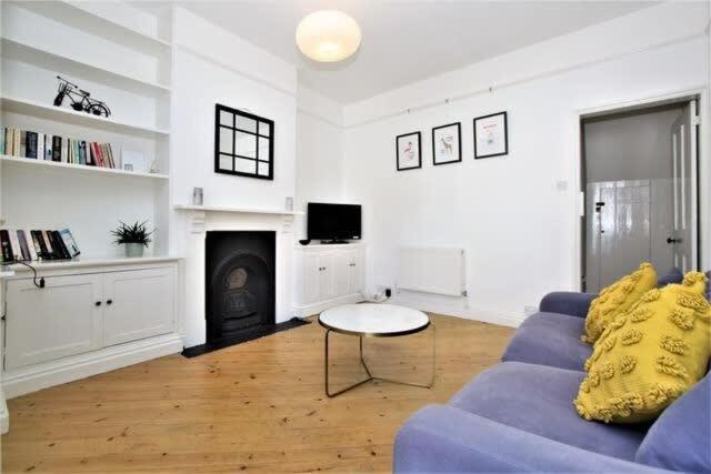 Cosy 2 Bedroom Victorian Townhouse In The Town Centre Bury St. Edmunds Экстерьер фото