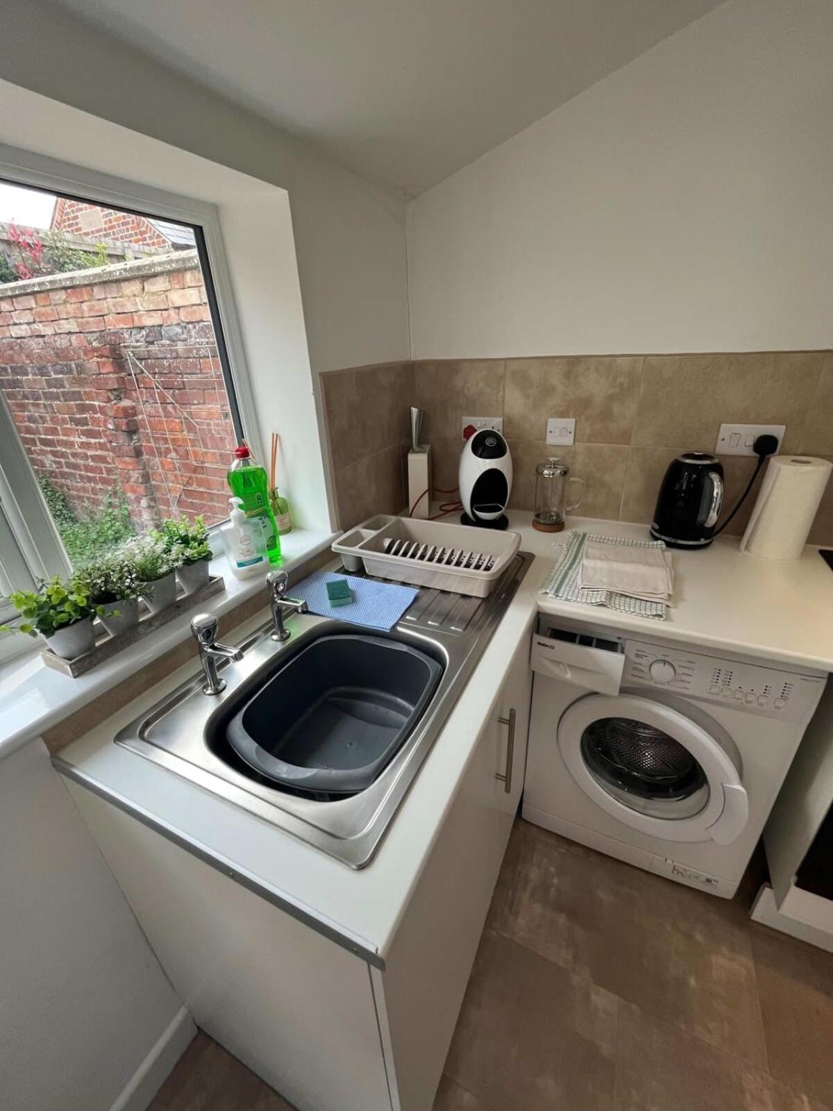 Cosy 2 Bedroom Victorian Townhouse In The Town Centre Bury St. Edmunds Экстерьер фото
