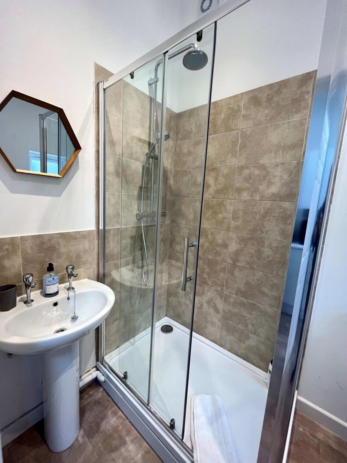 Cosy 2 Bedroom Victorian Townhouse In The Town Centre Bury St. Edmunds Экстерьер фото