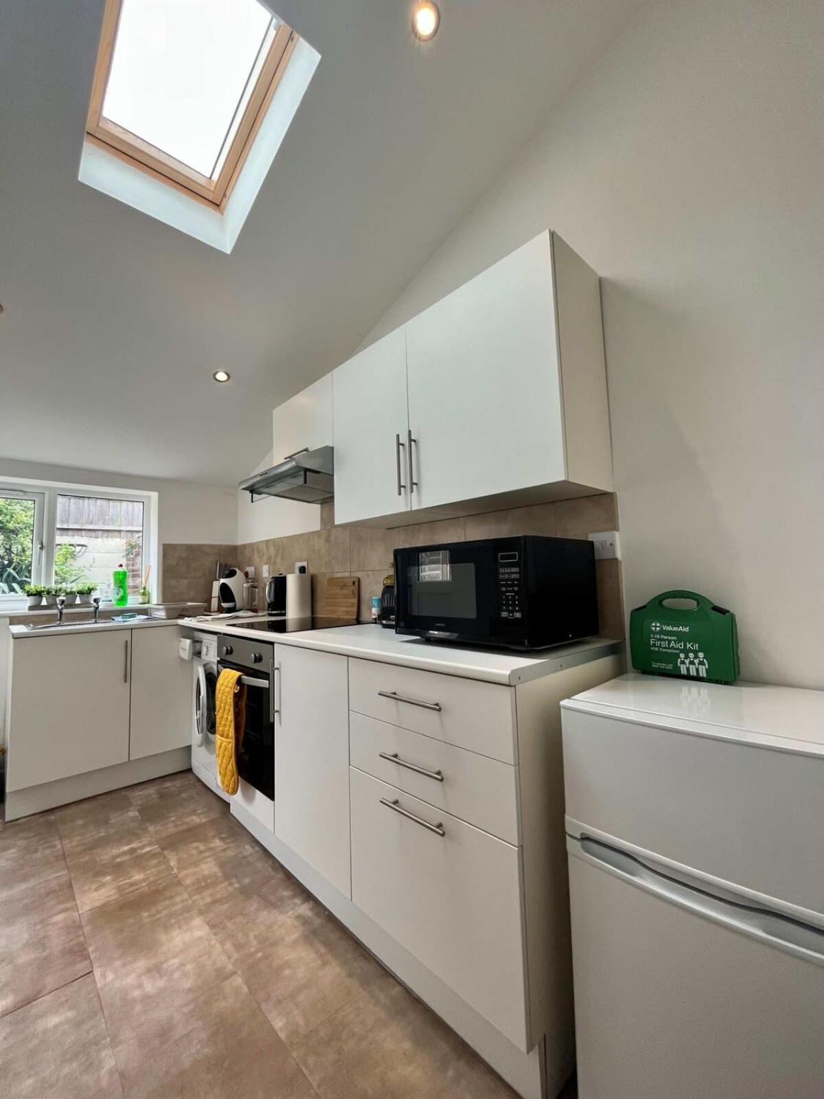 Cosy 2 Bedroom Victorian Townhouse In The Town Centre Bury St. Edmunds Экстерьер фото